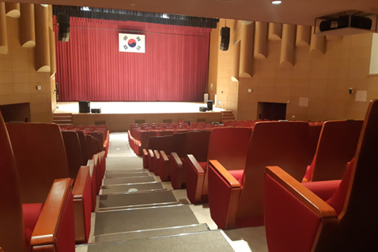 강당내부 1